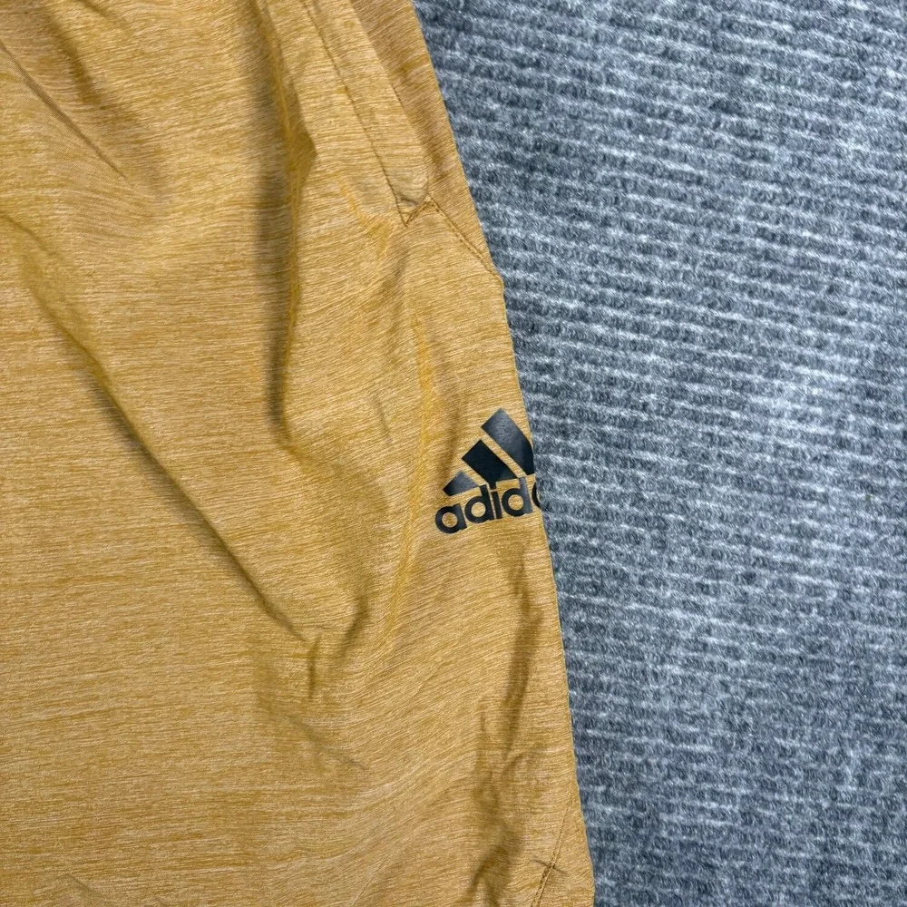 Adidas Athletic Shorts Men 2XL Gold Good Heathered Pockets Drawstring